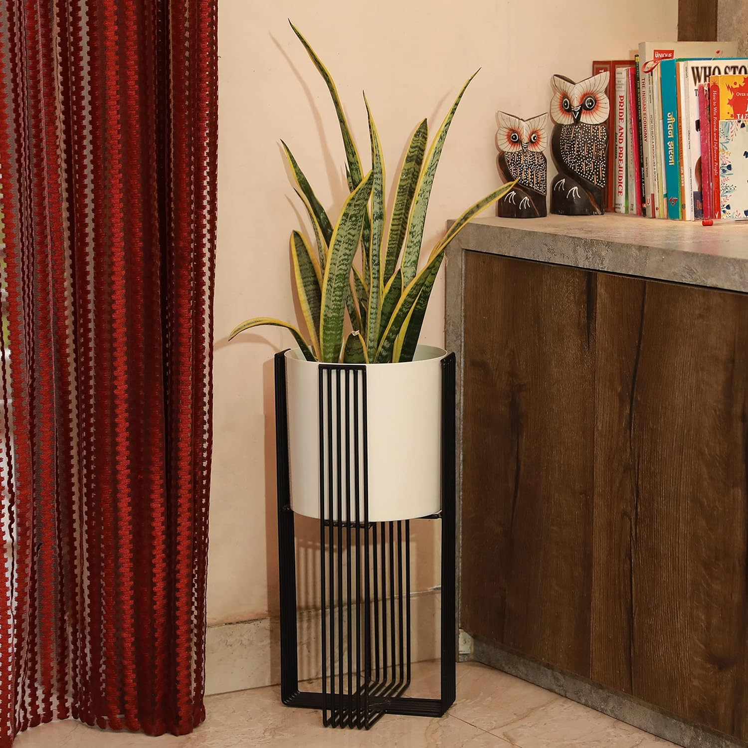 White Single Planter 1